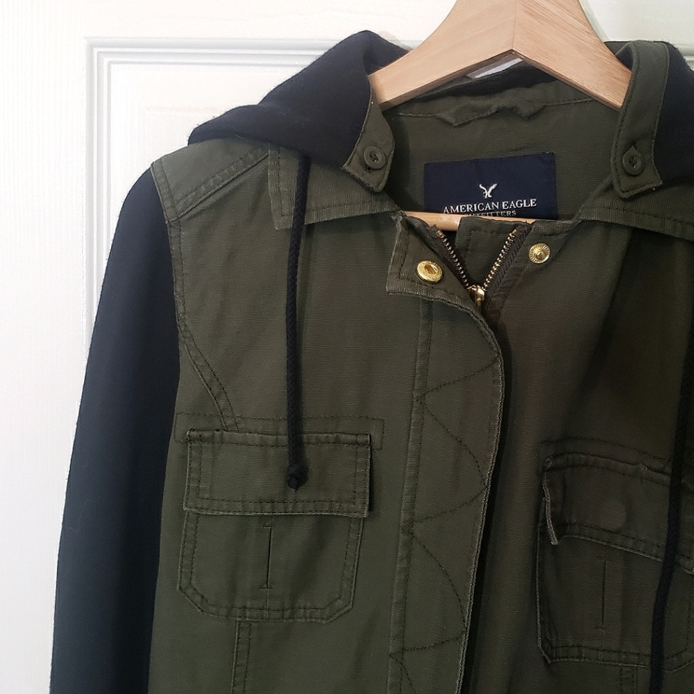 American Eagle olive green bomber jacket with knit sleeves and hood